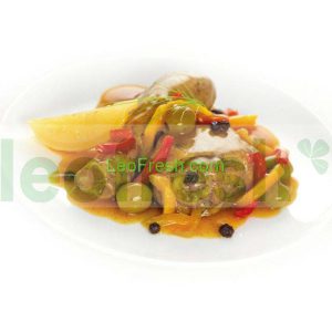 TAJINE OF CHICKEN. LEMON. OLIVES AND PEPPERS POU