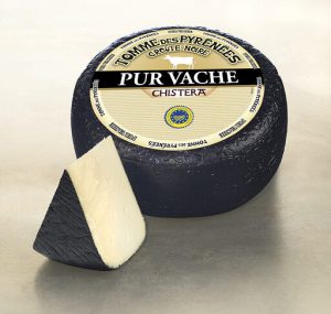 BLACK TOMME FROM THE NAVARRE PYRENEES